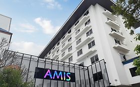 Amis By Sima Thani
